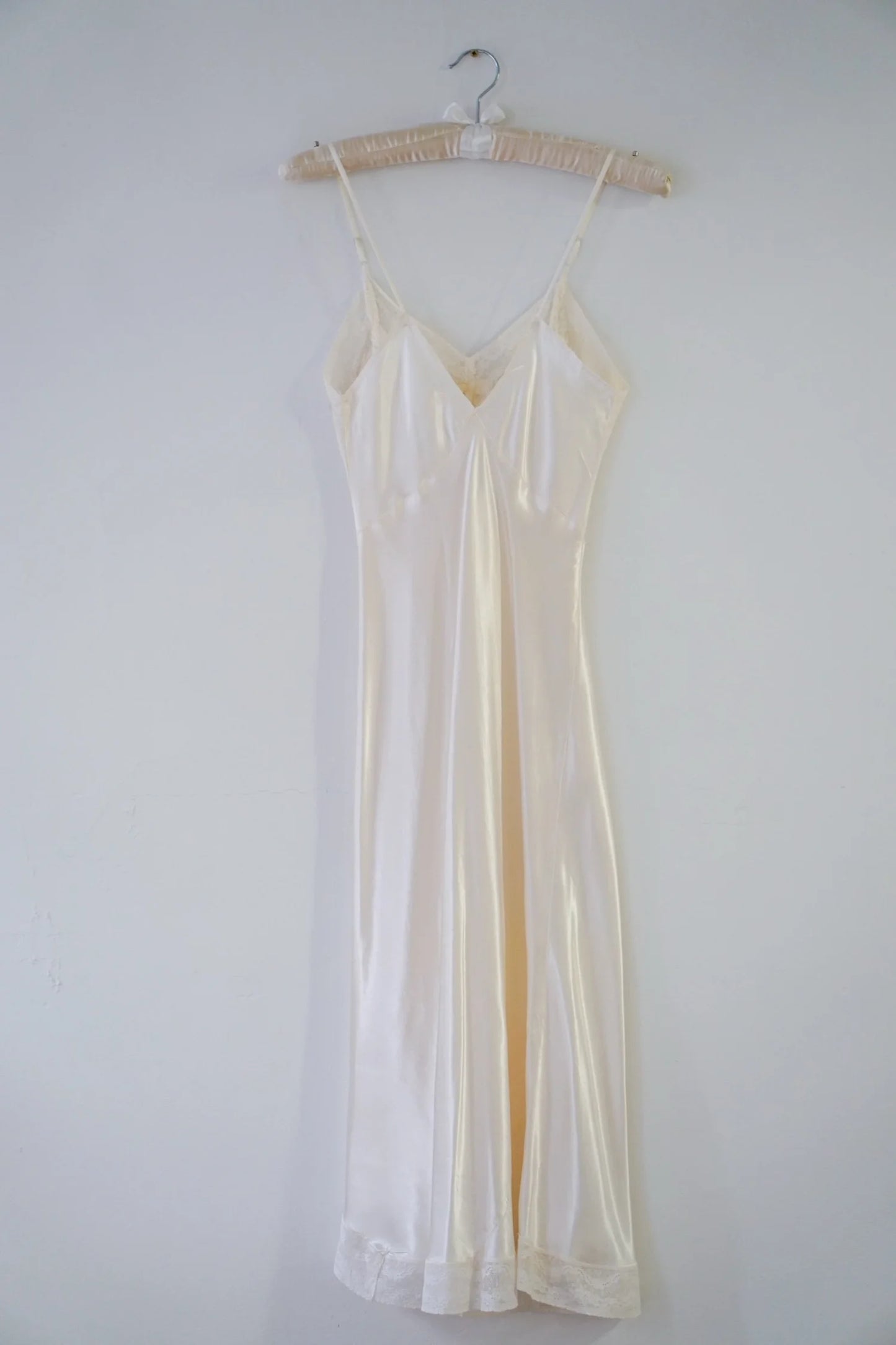 1940s Bias Cut Lace Slip Dress (XXS/XS)