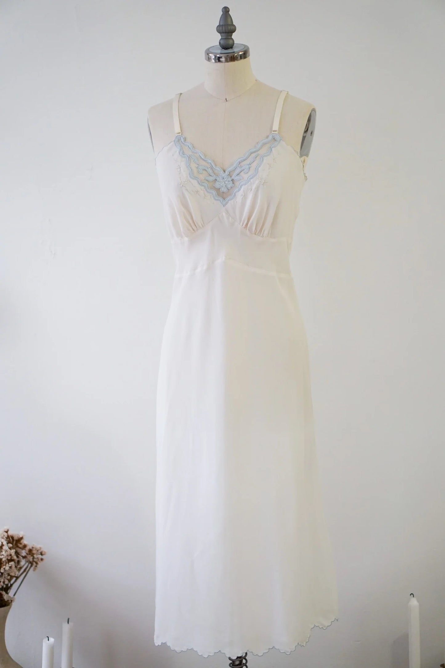 1940s Mesh Lace Bias Cut Slip (Size XS/S)