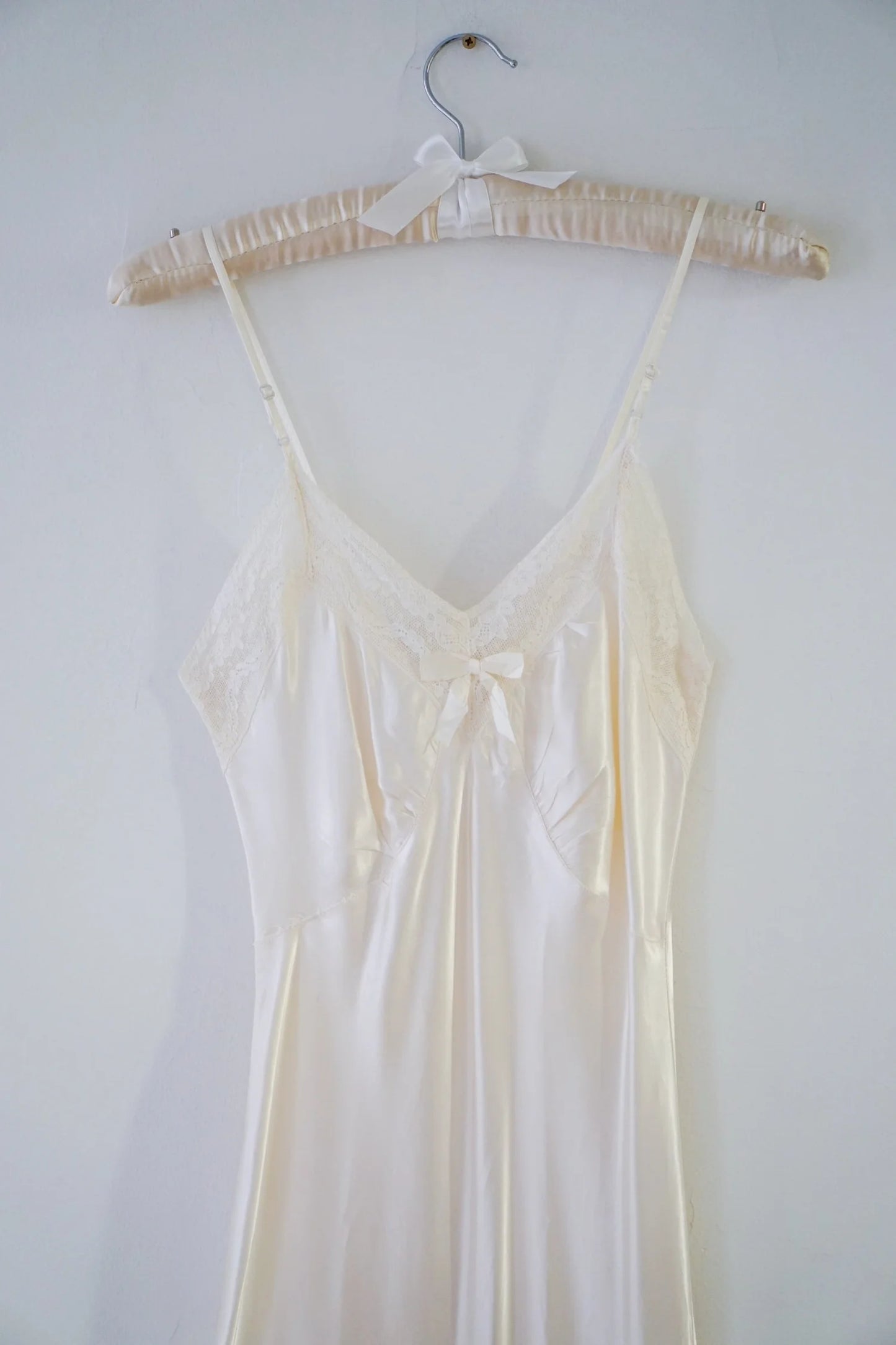 1940s Bias Cut Lace Slip Dress (XXS/XS)