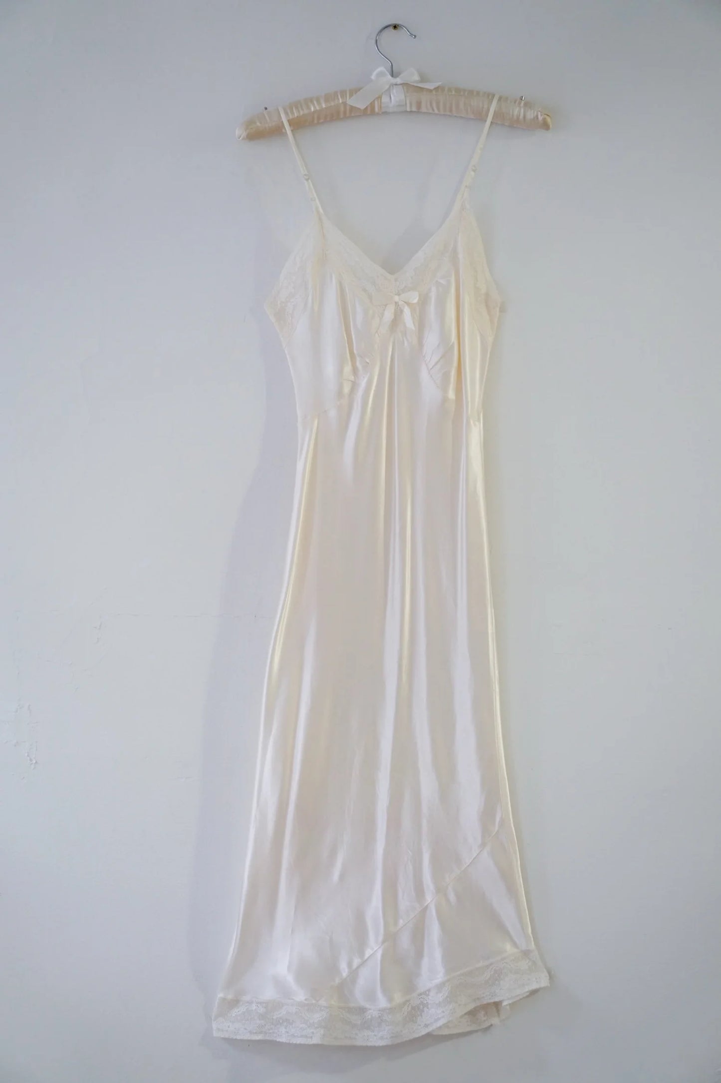 1940s Bias Cut Lace Slip Dress (XXS/XS)