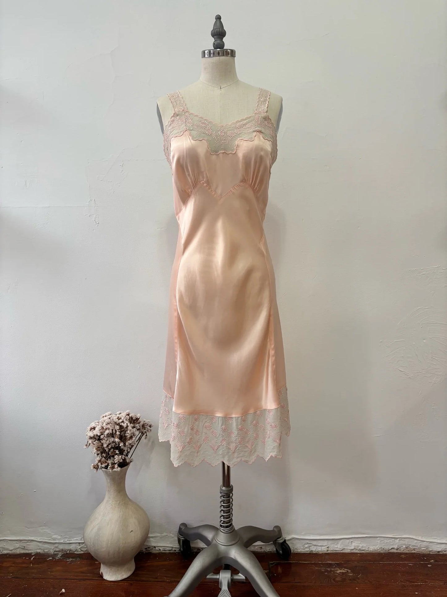 1940s Bias Cut Lace Slip Dress (Size XS/S)