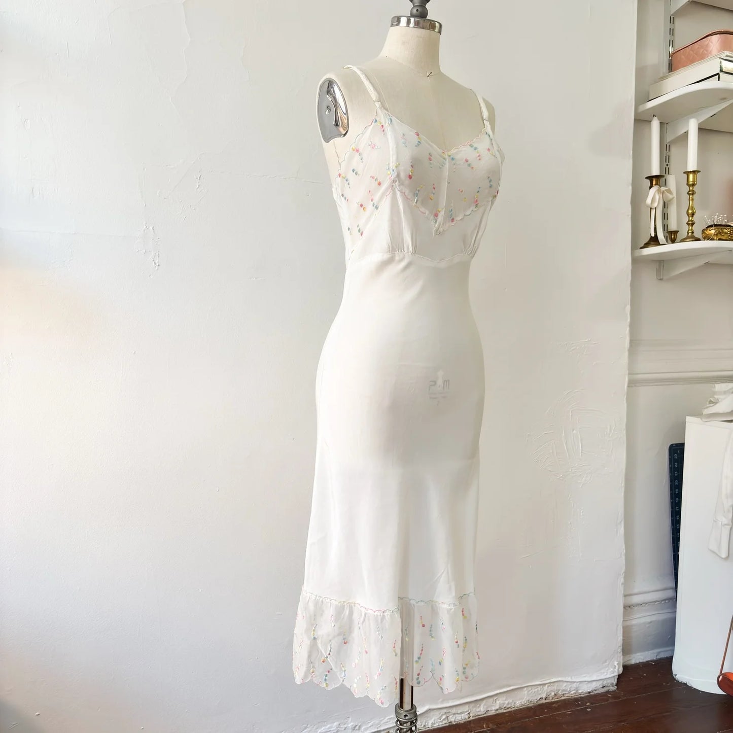 1940s Colorful Embroidered Slip (XS)